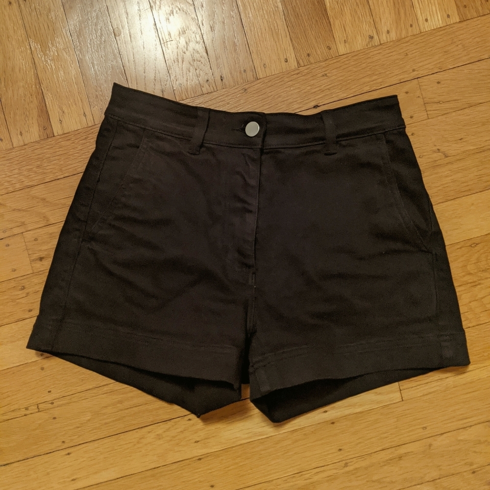 Everlane black cotton twill short